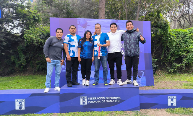¡Gran logro del Equipo Master de Natación CTH!