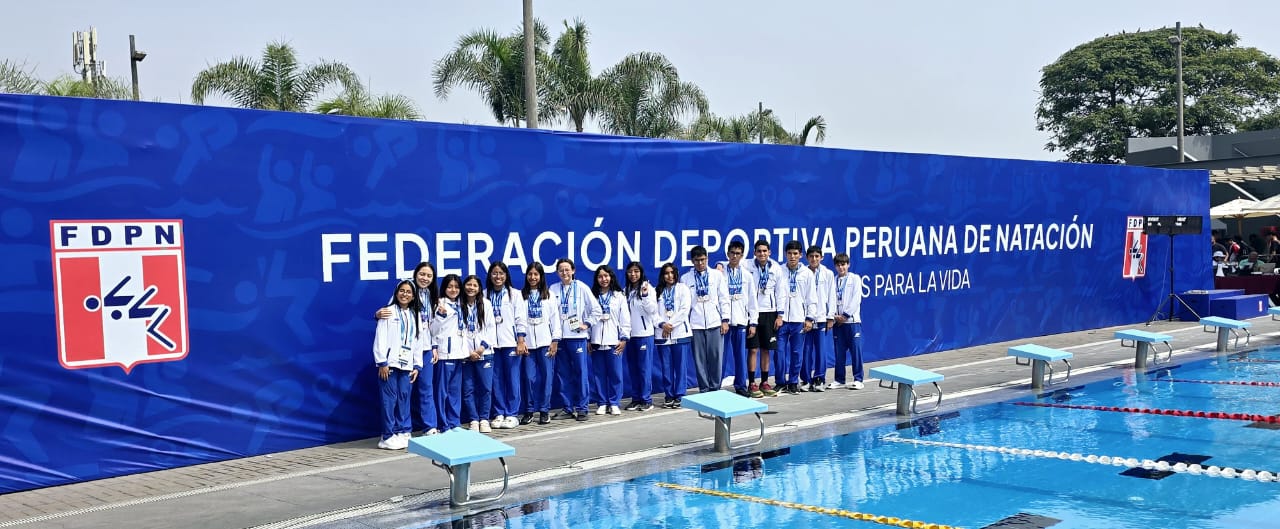 ¡SEGUIMOS NADANDO!